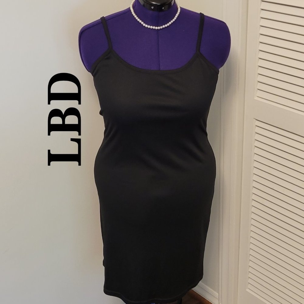 Little Black Dress VTG classy black spaghetti strap midi dress. Sz: M